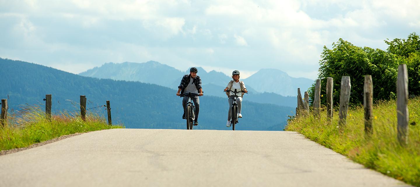 Bicicletă electrică utilizată pentru navetă și deplasări zilnice Bicicletă electrică utilizată pentru navetă și deplasări zilnice