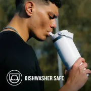 Stanley - termos tip sticla cu pai - Flip Straw Tumbler - alb polar - 890 ml