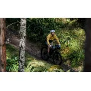 Apidura - geanta bicicleta cu prindere pe ghidon, Backcountry 2.0 Handlebar Pack 7 litri - gri negru galben