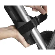 Apidura - geanta cadru bicicleta cu prindere in zona pedale Expedition Downtube Pack 1.5Llitri - negru gri