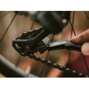 Dynamic Bike Care - Perie curatare transmisie bicicleta Drivetrain Detailing Brush - negru