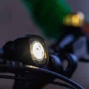 Woom Beam - set lumini pentru bicicletă
