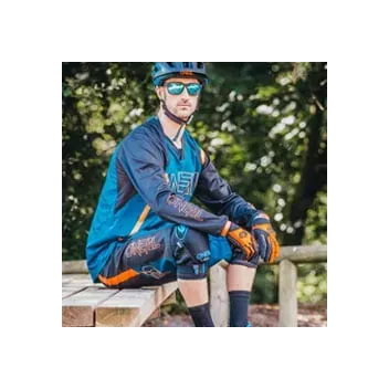 Tricouri si Bluze Ciclism