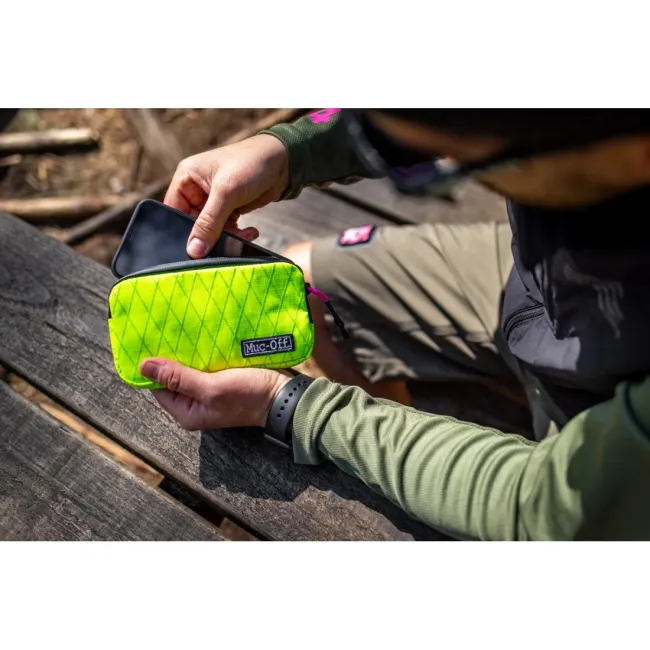 Borseta Muc-Off Essentials Impermeabila Hi-Vis