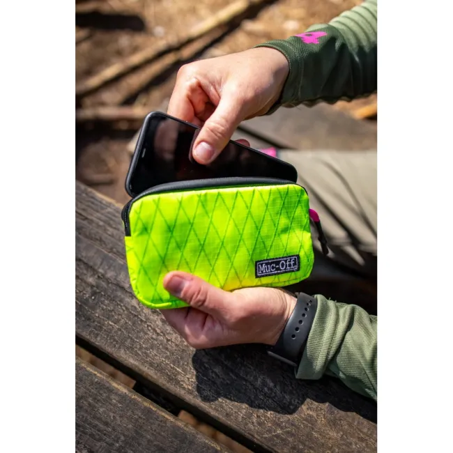 Borseta Muc-Off Essentials Impermeabila Hi-Vis