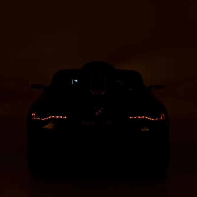 Masinuta electrica BO BMW i4 pentru copii 3 ani+, acumulatori si telecomanda, usi care se deschid, centura, pornire buton, Rosu