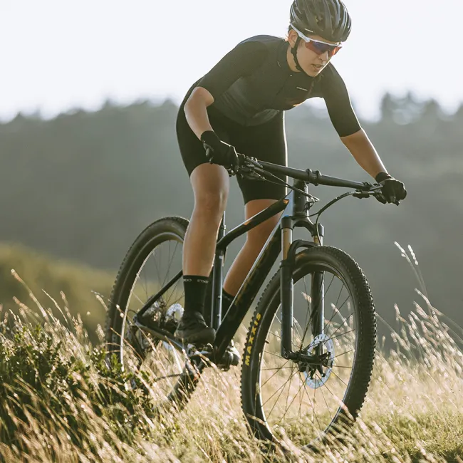 Orbea Alma M10 - bicicleta MTB hardtail XC - culoare custom MyO albastru-portocaliu