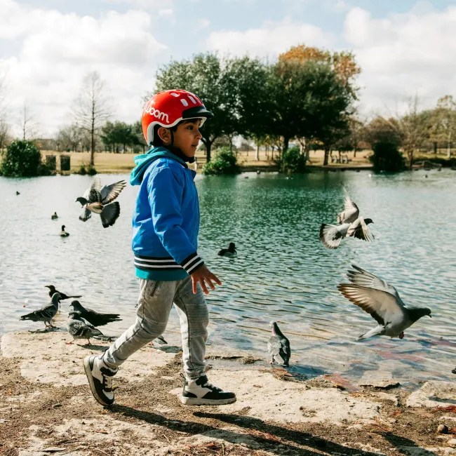 Woom - casca ciclism copii - negru alb