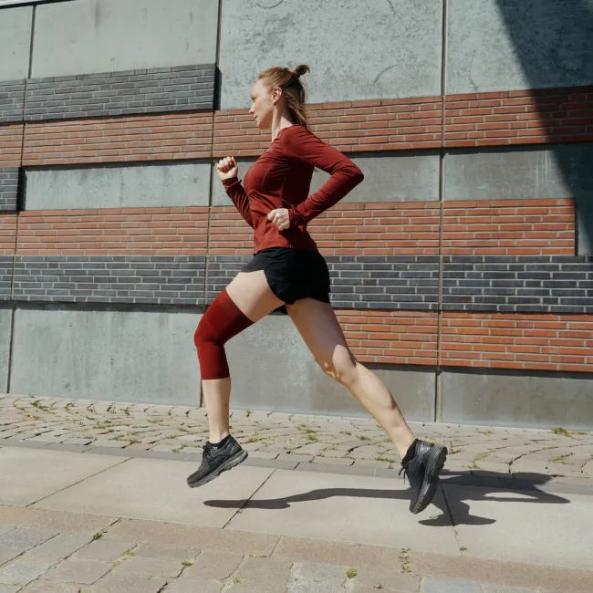 CEP - ortho genunchi - Light Support Compression Knee Sleeve - Negru