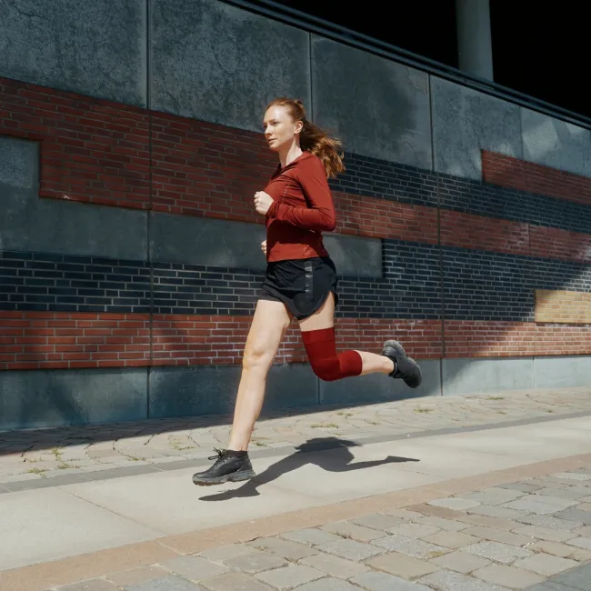 CEP - ortho genunchi - Light Support Compression Knee Sleeve - Negru