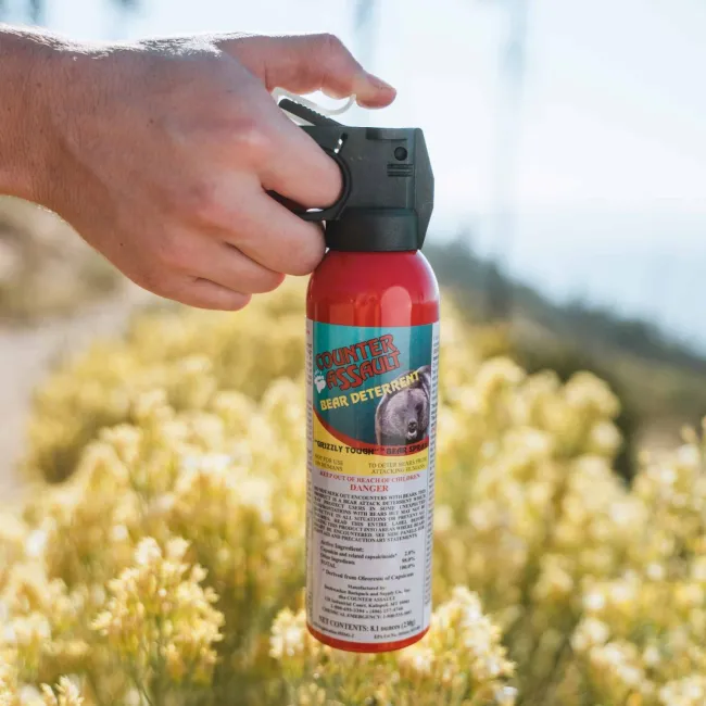 Spray urs Counter Assault Bear Deterrent 230 g - raza actiune pana la 10m