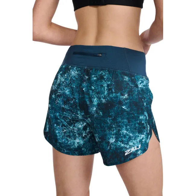 2XU - Pantaloni scurti de alergare pentru femei Aero 5 inch Shorts - albastru multicolor