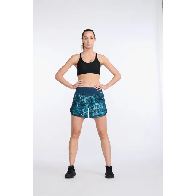 2XU - Pantaloni scurti de alergare pentru femei Aero 5 inch Shorts - albastru multicolor