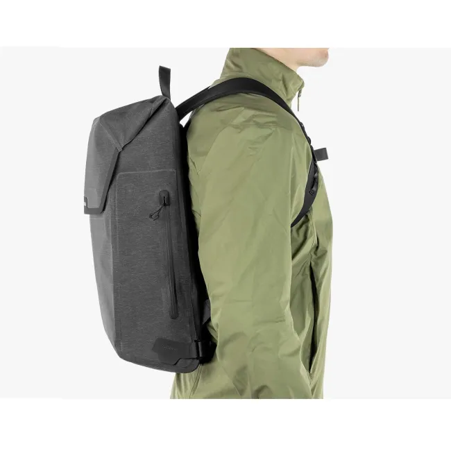 Apidura - rucsac sport urban City Backpack, capacitate 17 litri - gri inchis