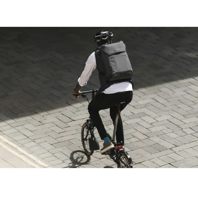 Apidura - rucsac sport urban City Backpack, capacitate 17 litri - gri inchis