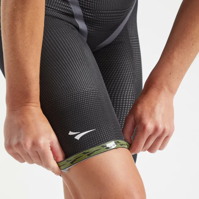 Costum inot tehnic pentru fete si femei - Finis HydroX - negru