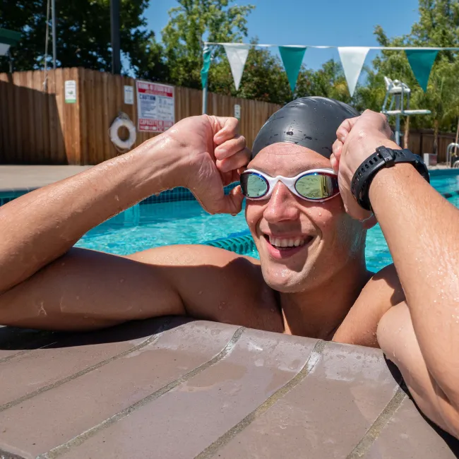 Finis - ochelari inot adulti Circuit 2 Goggles - negru cu lentila oglinda