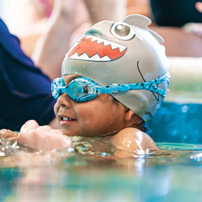 Finis - ochelari inot confortabili pentru copii (4-10 ani) Adventure Goggles - albastru rechin