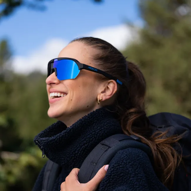 Ochelari de soare electro fotocromatici React Swiss OPTRAY SKY - lentila albastra si rama neagra