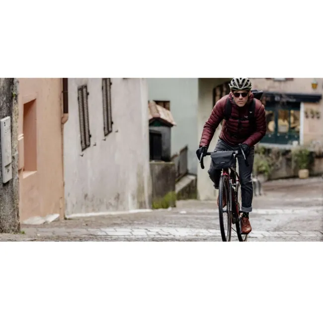 Apidura - geanta mica ghidon bicicleta City Handlebar Pack, capacitate 2 litri - gri inchis negru