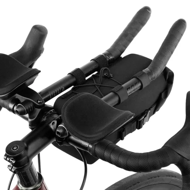 Apidura - geanta mica bicicleta cu prindere pe ghidon, (tip Aerobars sau pentru competii) Racing Aerobar Pack 2.5 litri