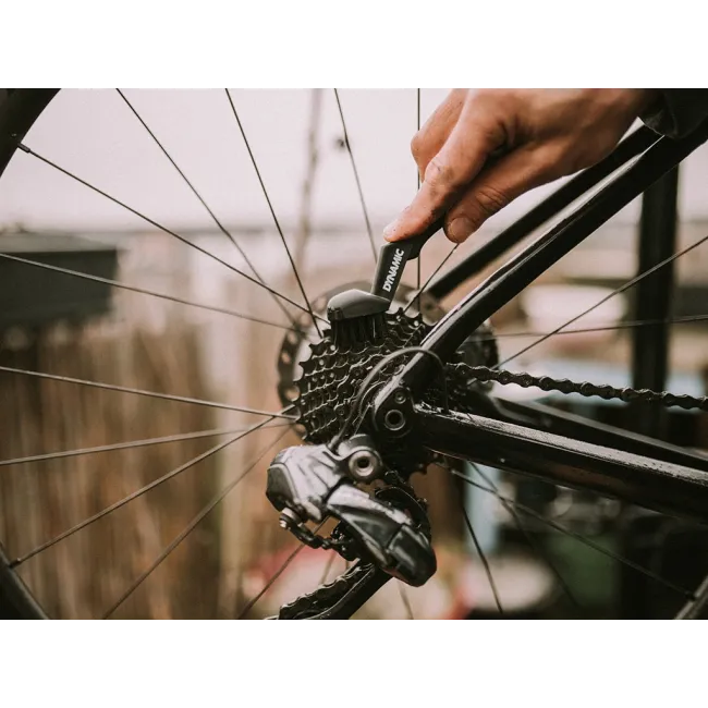 Dynamic Bike Care - Perie curatare transmisie bicicleta Drivetrain Detailing Brush - negru