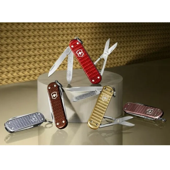 Victorinox - briceag clasic gama Precious Alox - auriu