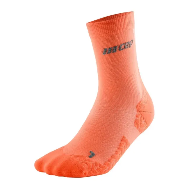 CEP - sosete compresie medii - ultralight socks mid cut v3 - coral | cream