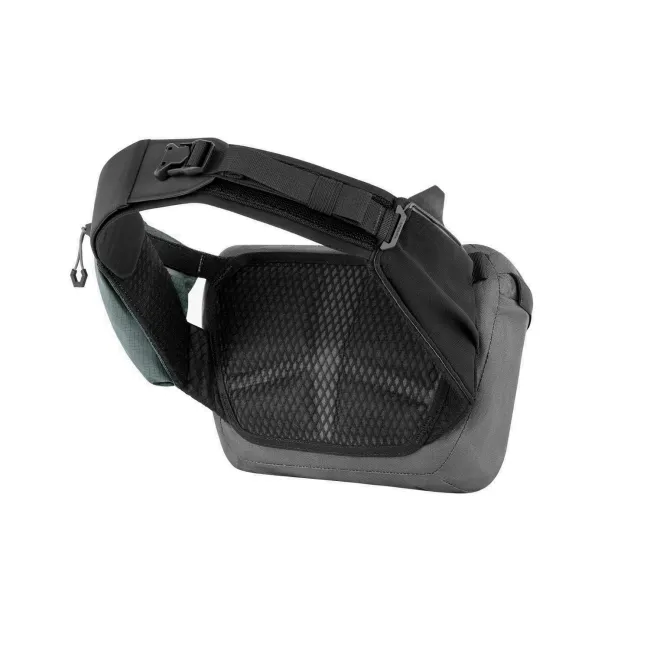 Apidura - geanta practica cu prindere in zona soldurilor, Backcountry 2.0 Hip Pack, 2.5L - gri inchis negru