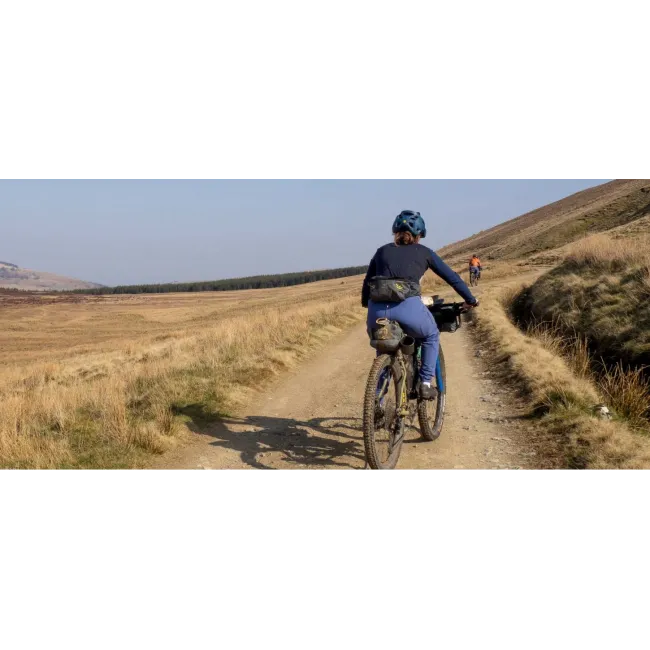 Apidura - geanta practica cu prindere in zona soldurilor, Backcountry 2.0 Hip Pack, 2.5L - gri inchis negru