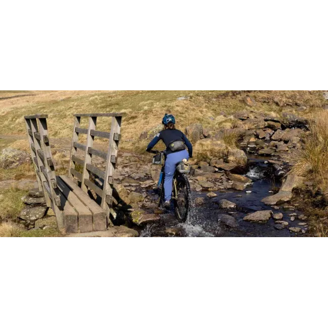 Apidura - geanta practica cu prindere in zona soldurilor, Backcountry 2.0 Hip Pack, 2.5L - gri inchis negru